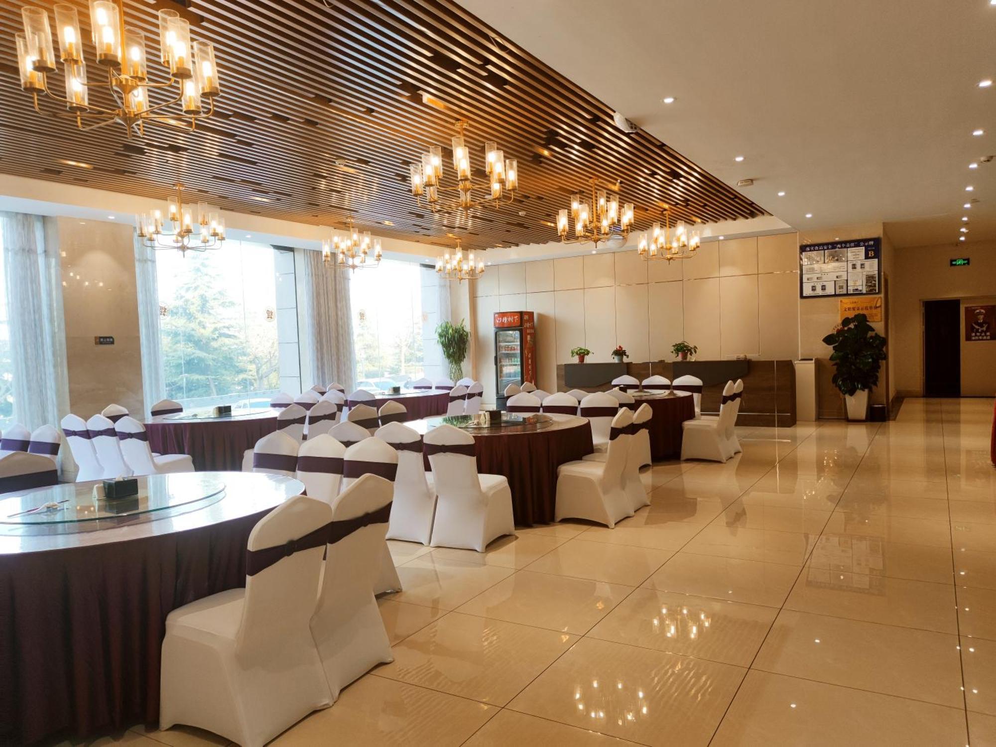 Huashan Xinghe International Hotel 华阴 外观 照片