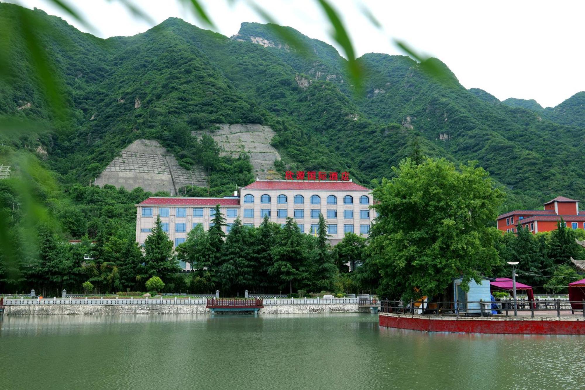 Huashan Xinghe International Hotel 华阴 外观 照片