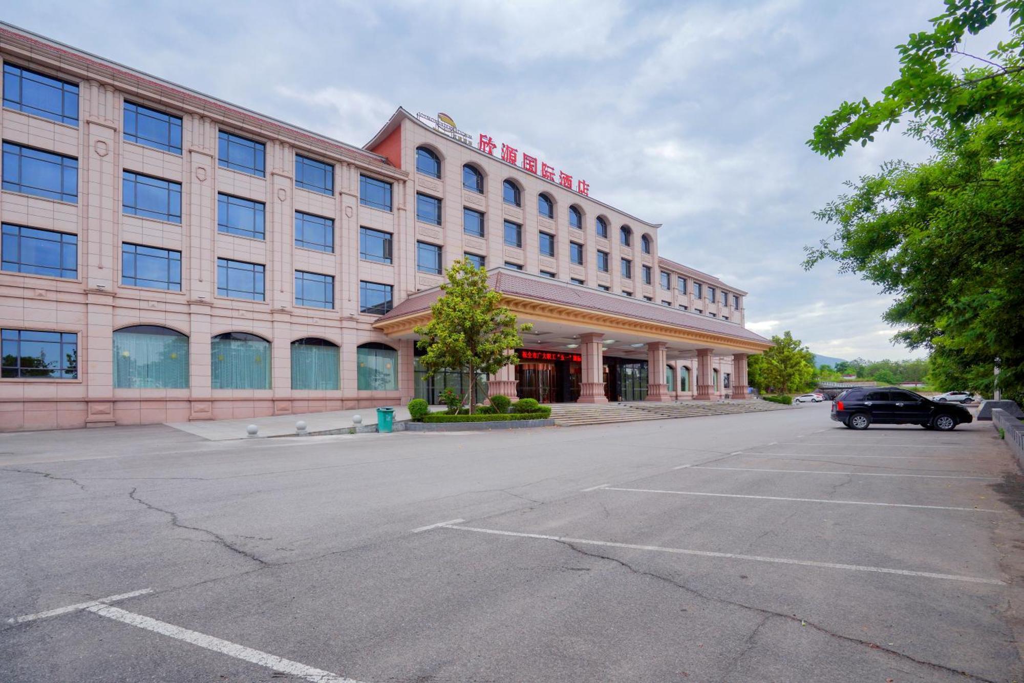 Huashan Xinghe International Hotel 华阴 外观 照片
